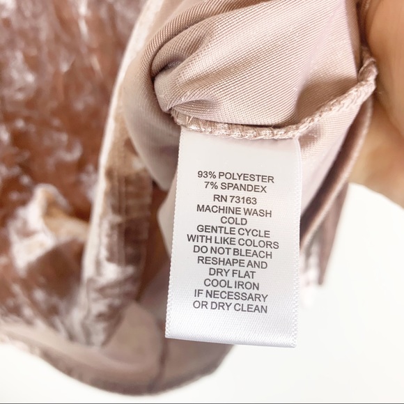 Cable & Gauge crushed velvet arm slit top medium - Picture 6 of 7